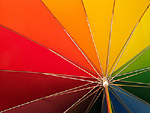 Regenbogenregenschirm, Foto: knipseline/pixelio.de